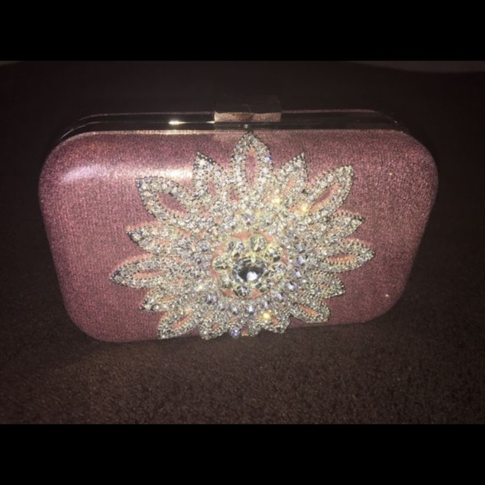 Light pink sparkle clutch